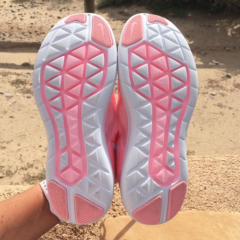 NWOT Women’s Nike Flex Run. - Picture 8 of 8
